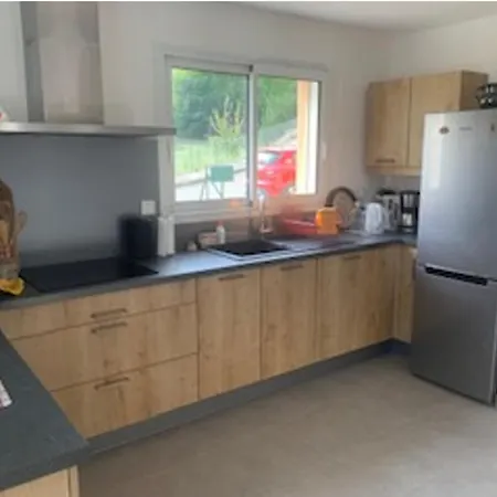 Maison Moderne Avec Jardin, Terrasse Et 3 Pres Du Centre De - Fr-1-165a-154 *